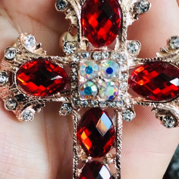 BETSEY JOHNSON~ Large Red Cross Pendant/Necklace - Picture 2 of 4